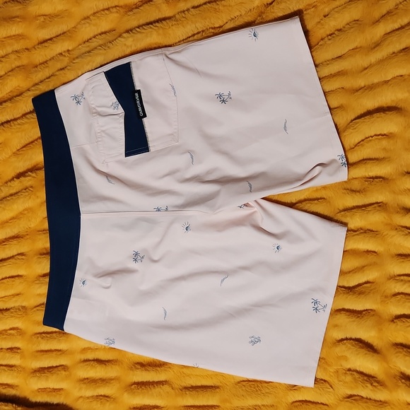 Quicksilver Highline Board Shorts - 30" waist - Picture 9 of 9